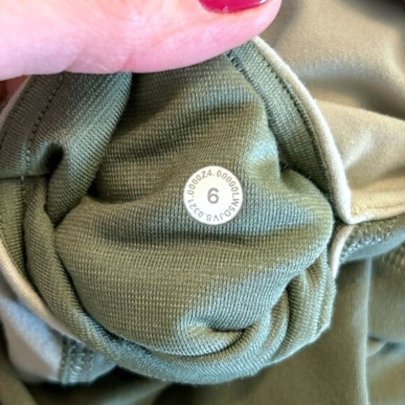 Lululemon Nulu Colour Block High-Rise Tight 25", Green Twill/Green Fern, Size 6 - Picture 8 of 9